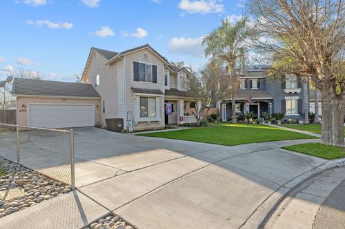 3939 S Bollinger St, Visalia, CA, 93277-5113 | Card Image