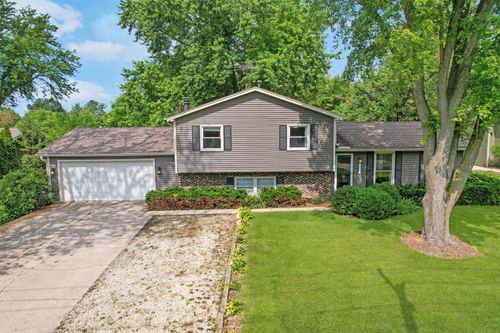 11S556 Book Rd, Naperville, IL, 60564-4701 | Card Image