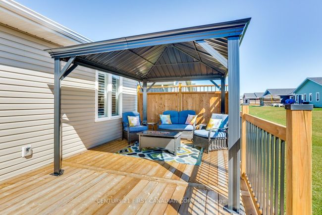 18 Windward Way N, House other with 2 bedrooms, 2 bathrooms and 2 parking in Goderich ON | Image 32