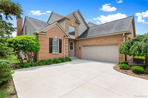542 Wyngate Dr, Rochester, MI, 48307-6012 | Card Image