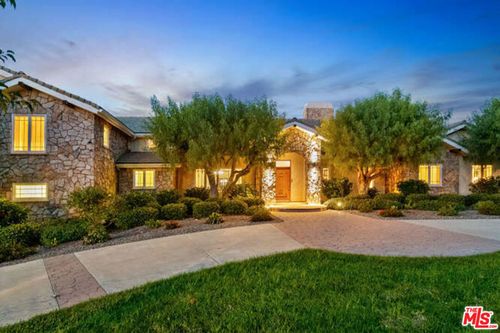 525 Valley Vista Dr, Camarillo, CA, 93010-1637 | Card Image