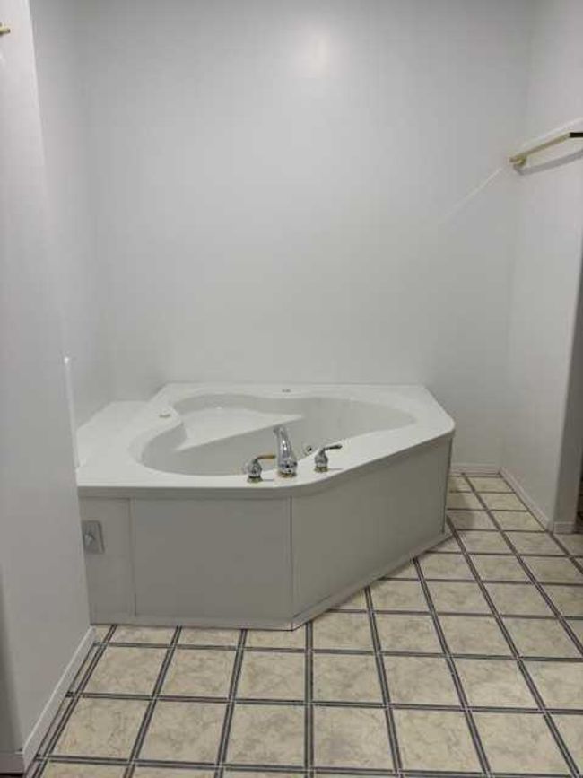 221 Centre St, Home with 0 bedrooms, 0 bathrooms and null parking in Tilley AB | Image 25