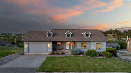 4221 S Fir St, Kennewick, WA, 99337-5862 | Card Image