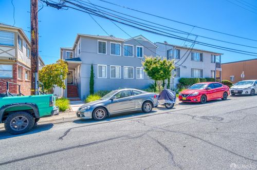 4111 Beresford St, San Mateo, CA, 94403-5186 | Card Image