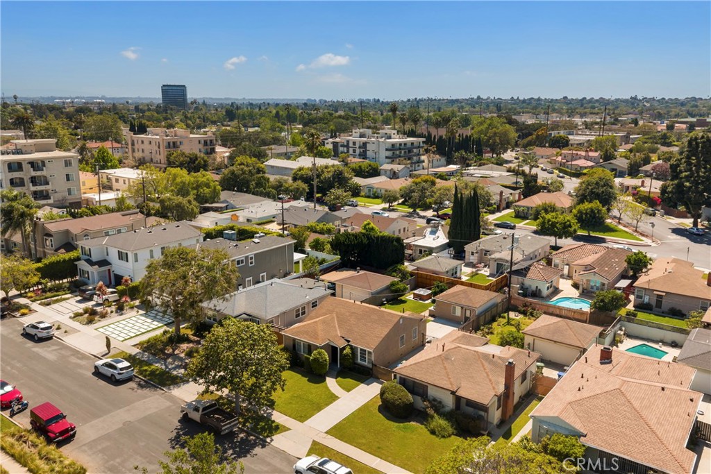 Residential Income in Los Angeles