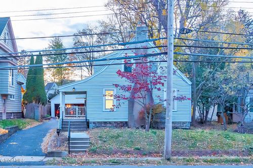 11 Vley Rd, Scotia, NY, 12302-2130 | Card Image