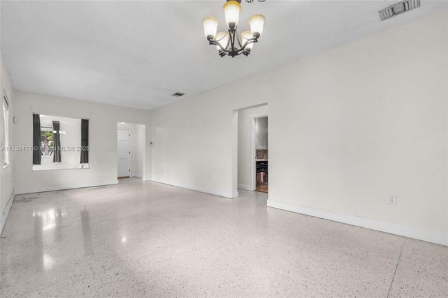 426 Sw 26 Th Rd, House other with 4 bedrooms, 3 bathrooms and null parking in Miami FL | Image 18