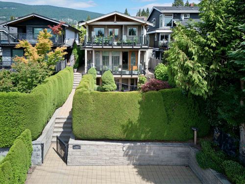 1123 Keith Road, West Vancouver, BC, V7T1M7 | Card Image