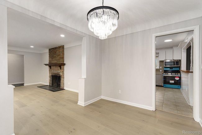 living room and dining rm | Image 19