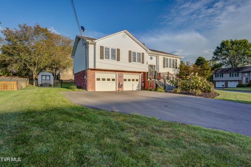 400 Brookwood Dr, Johnson City, TN, 37615-4924 | Card Image