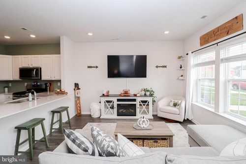 364 Trego Ave, COATESVILLE, PA, 19320-6606 | Card Image