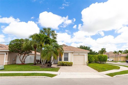 11811 Sw 8th St, Pembroke Pines, FL, 33025-3477 | Card Image