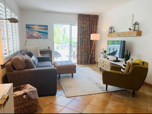apt-c104-1150 Madruga Ave, Coral Gables, FL, 33146-2907 | Card Image
