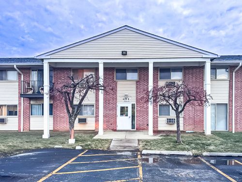 apt-209-659 E Fullerton Ave, Glendale Heights, IL, 60139-2568 | Card Image