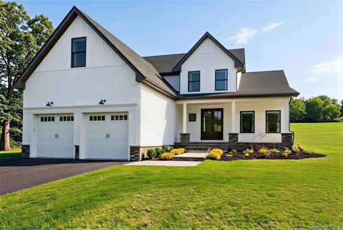 11 Rustic Dr, Rock Tavern, NY, 12575-5361 | Card Image