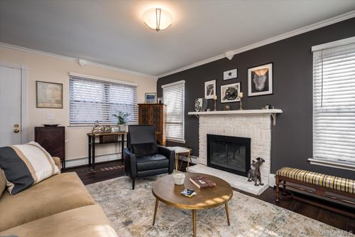 47 Greenmeadow Ct, Deer Park, NY, 11729-5619 | Card Image