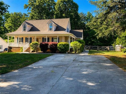 695 Old Castle Dr, Randleman, NC, 27317-8312 | Card Image