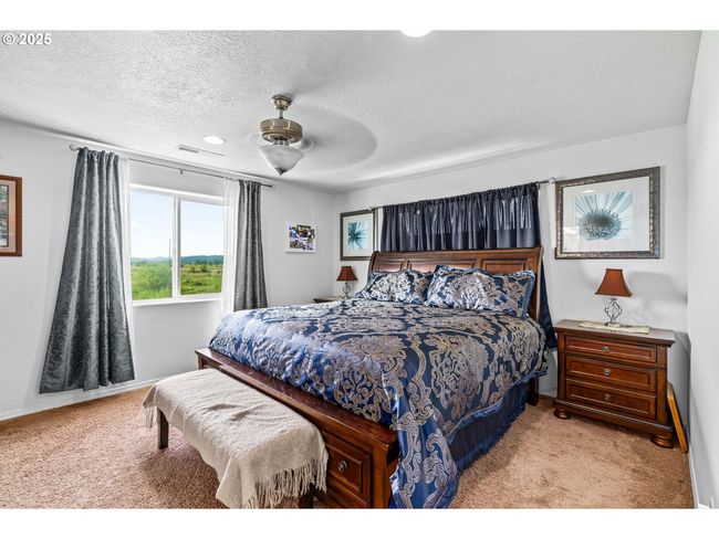 1972 Adelman Loop, House other with 3 bedrooms, 3 bathrooms and 2 parking in Eugene OR | Image 22