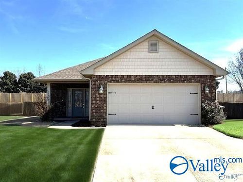 15788 Coach House Ct Nw, Harvest, AL, 35749-7863 | Card Image