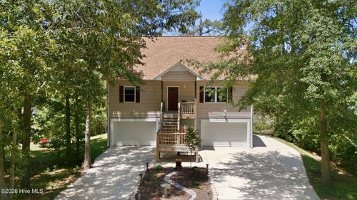 913 Hearthside Ct, New Bern, NC, 28560-7225 | Card Image