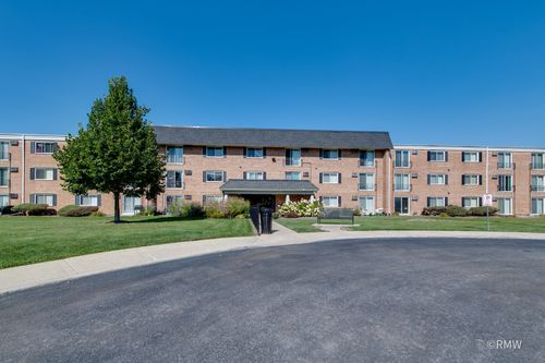 apt-307-560 Lawrence Ave, Roselle, IL, 60172-1548 | Card Image