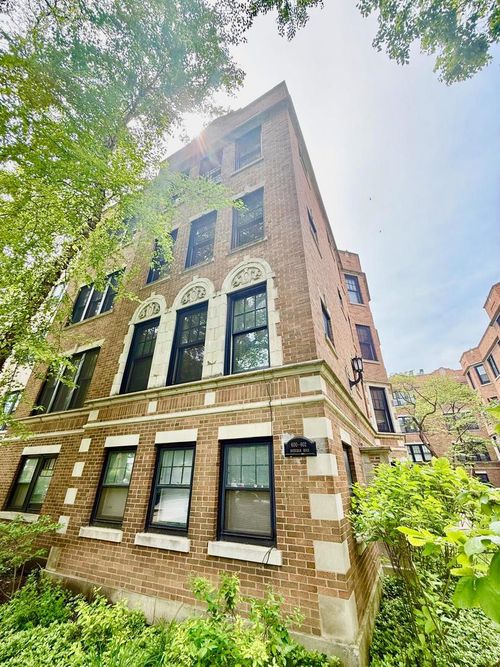 2w-602 Sheridan Rd, Evanston, IL, 60202-3138 | Card Image