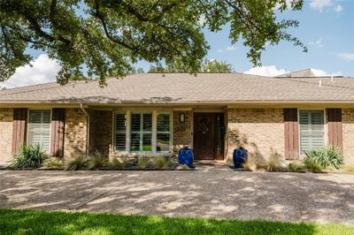 3257 Brookhaven Club Drive, House other with 4 bedrooms, 3 bathrooms and null parking in Farmers Branch TX | Image 3