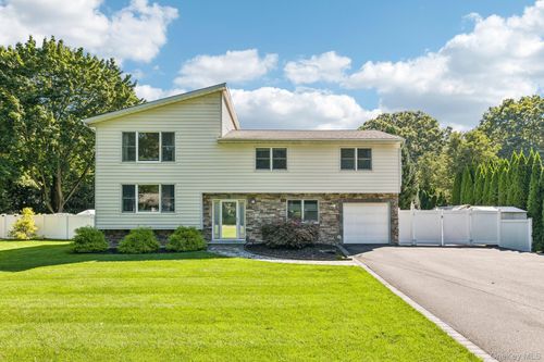 129 Jefferson Ave, Saint James, NY, 11780-2912 | Card Image