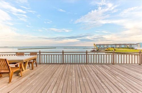 423 Hana Dr, Tiki Island, TX, 77554-2885 | Card Image