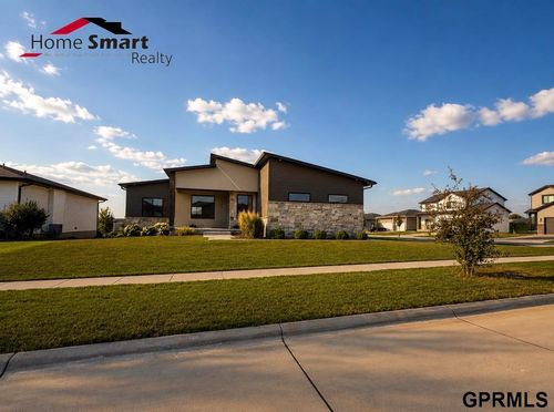 740 W Panorama Rd, Lincoln, NE, 68523-9364 | Card Image