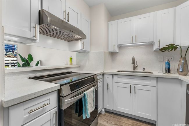 APT-703 - 731 Amana St, Condo with 2 bedrooms, 2 bathrooms and 1 parking in Honolulu HI | Image 17