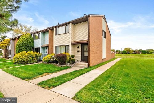 106 Danbury Ct, East Windsor, NJ, 08520-5513 | Card Image
