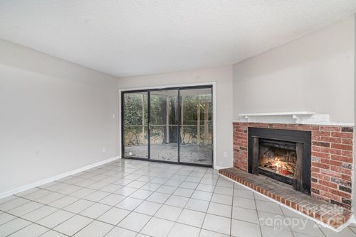 8005 Horse Chestnut Ln, Charlotte, NC, 28277-9815 | Card Image