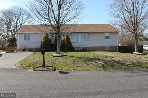 8 June Dr, BRIDGETON, NJ, 08302-3830 | Card Image