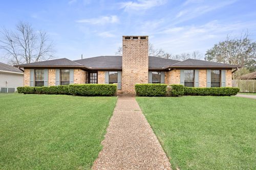 7025 Westgate Dr, Beaumont, TX, 77706-4130 | Card Image