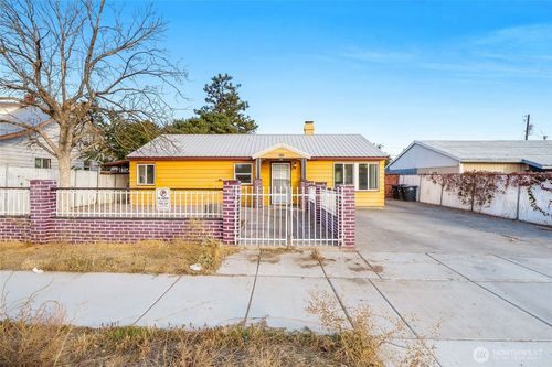 9848 Parkway Drive Ne, Moses Lake, WA, 98837 | Card Image