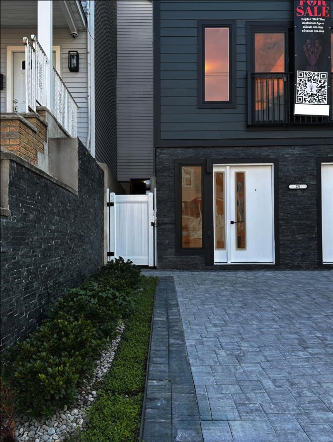 Residential in JC, Heights