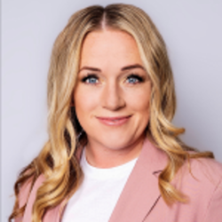 Jennifer Hall