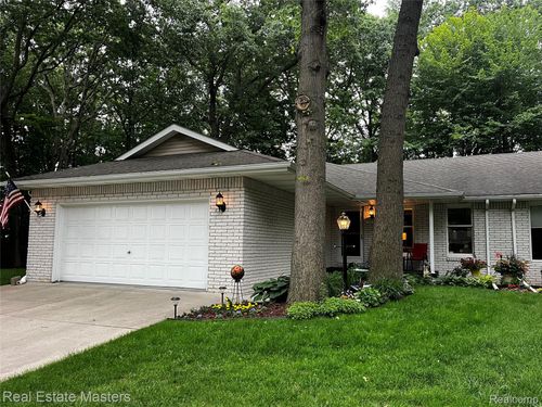2-3880 Butternut Court, Port Huron, MI, 48060 | Card Image