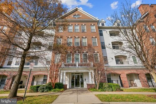 204-5801 Clipper Ln, CLARKSVILLE, MD, 21029-1394 | Card Image