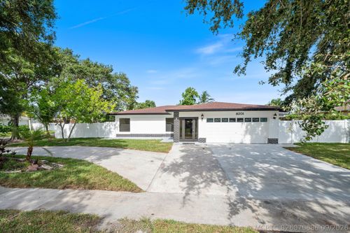 8201 Nw 67th Ave, Tamarac, FL, 33321-5007 | Card Image