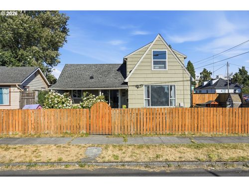 208 Sw 3rd Ave, Kelso, WA, 98626 | Card Image