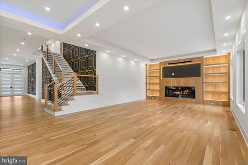 1832 Pimmit Dr, FALLS CHURCH, VA, 22043-1105 | Card Image