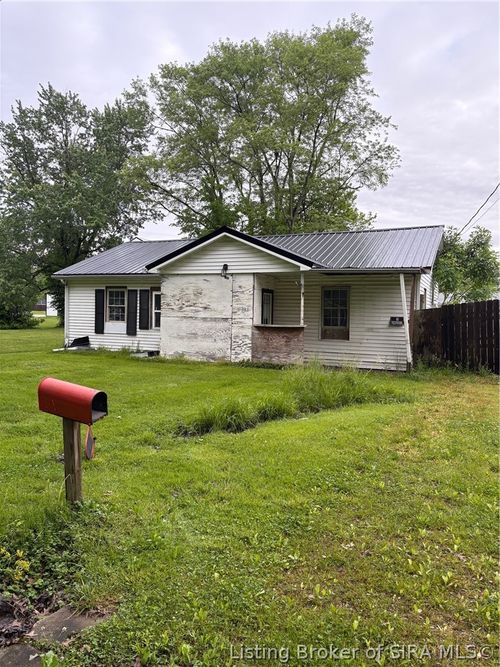 558 North St, Austin, IN, 47102-1004 | Card Image