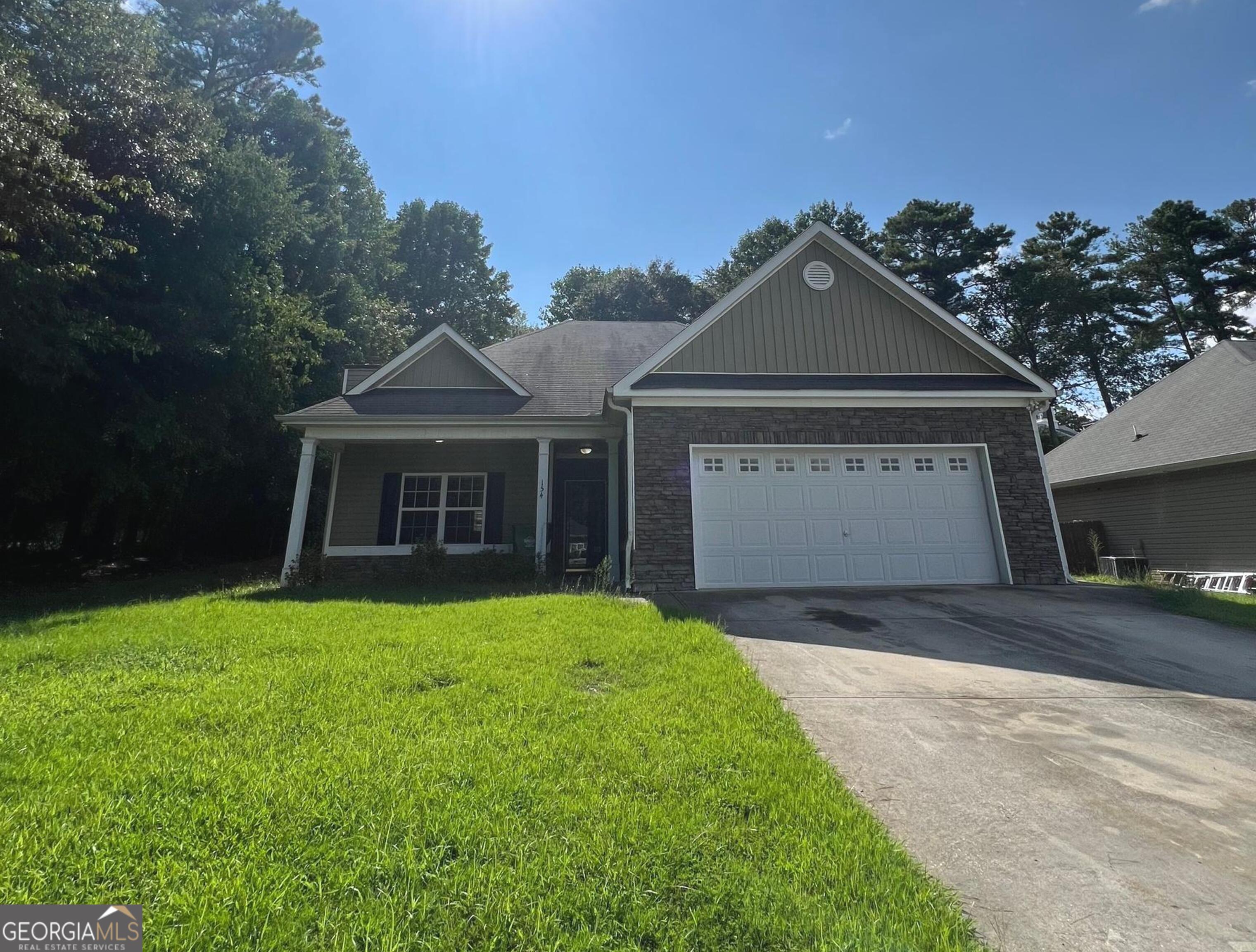 Autumn Glen Dr, Carrollton, GA 30117