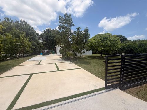 14985 Leisure Dr, Homestead, FL, 33033-2740 | Card Image