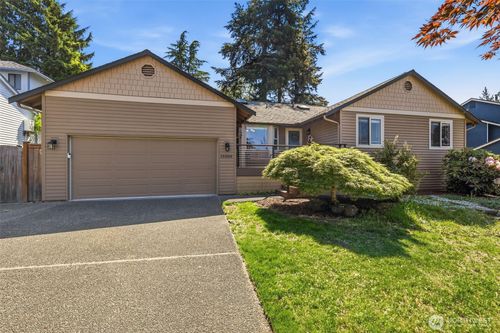 19808 137th Ave Se, Renton, WA, 98058-7744 | Card Image