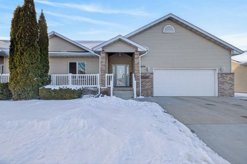 1234 Hummingbird Cir, Waterloo, IA, 50702-6133 | Card Image