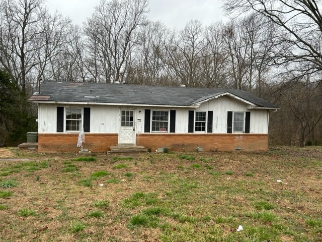 Gaither Ave, Lawrenceburg, TN 38464