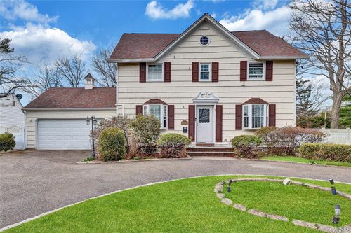 225 Hilton Ave, Hempstead, NY, 11550-8118 | Card Image